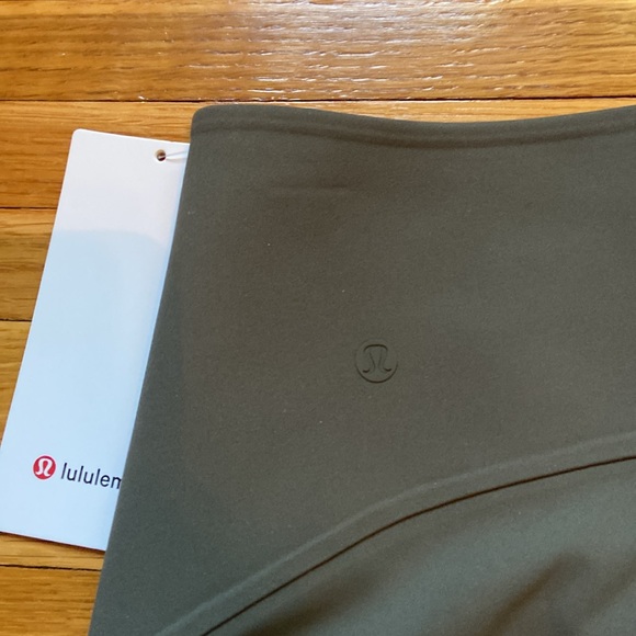 NWT Lululemon Smooth Fit Pull-On High-Rise Crop - Picture 6 of 6
